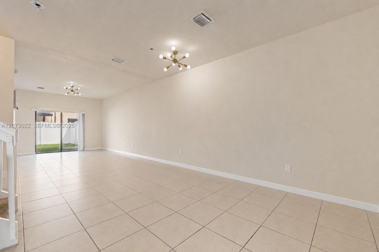 8881 W 35th Ln , Hialeah, FL 33018 Photo