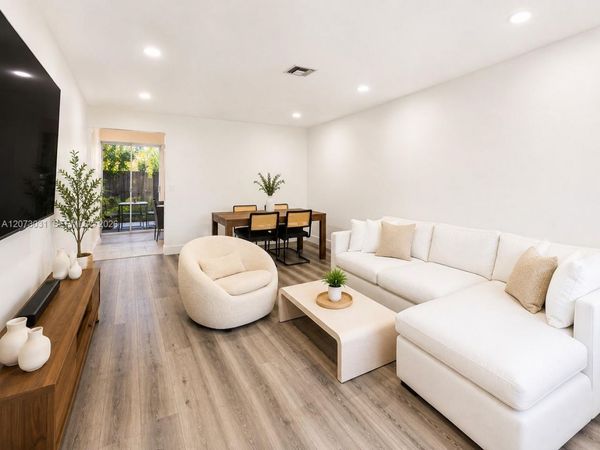 4555 Arthur St , Palm Beach Gardens, FL 33418