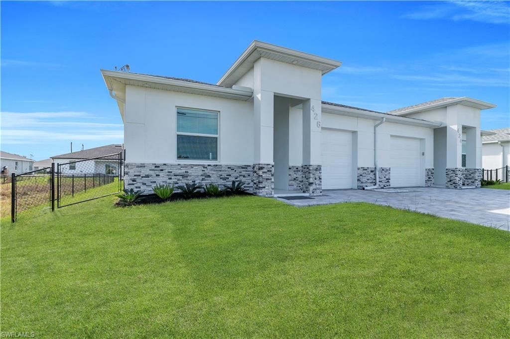 424-426 Grant Blvd , Lehigh Acres, FL 33974 Photo