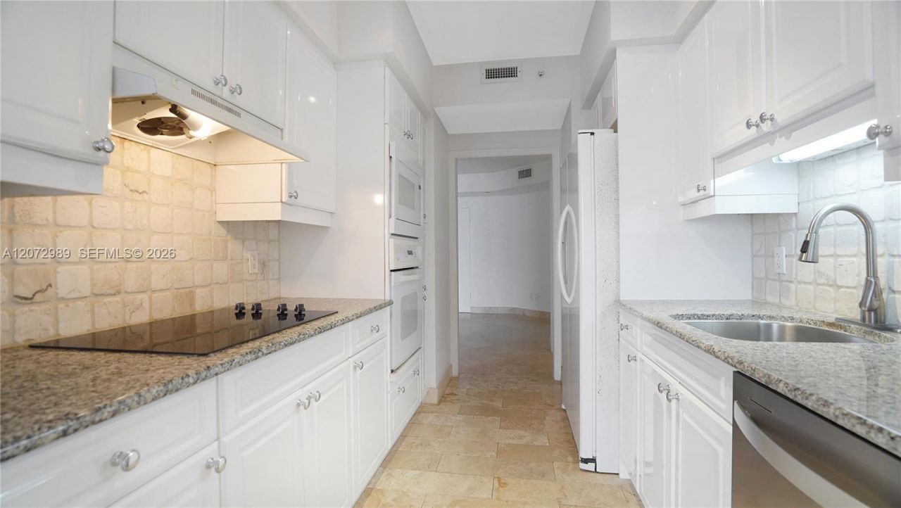 4775 Collins Ave , Unit 502, Miami Beach, FL 33140 Photo