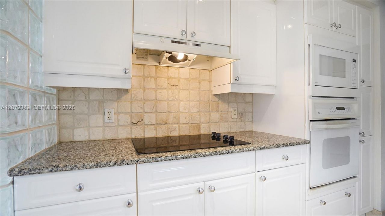 4775 Collins Ave , Unit 502, Miami Beach, FL 33140 Photo