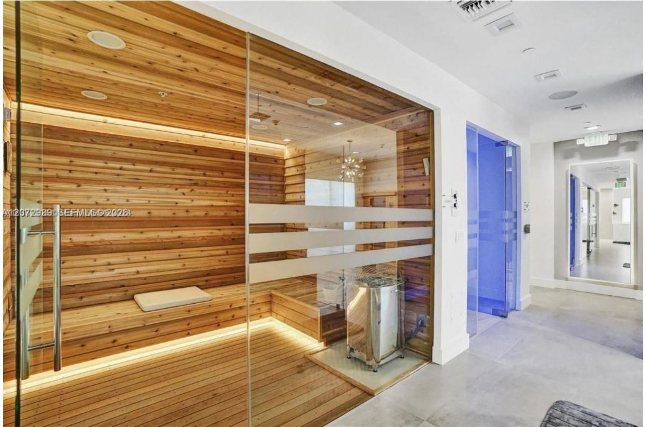 4775 Collins Ave , Unit 502, Miami Beach, FL 33140 Photo