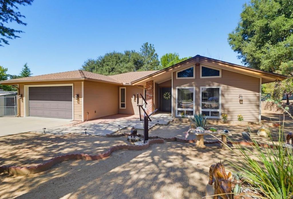7712 Calle De La Fiesta, Pine Valley, CA 91962 Main Photo