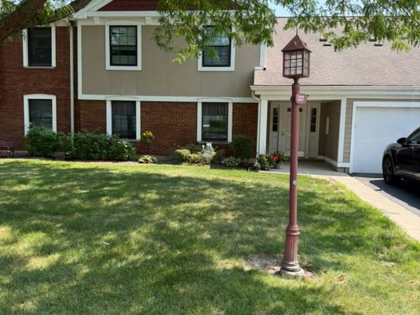 327 WILDBERRY Court , Unit D2, Schaumburg, IL 60193