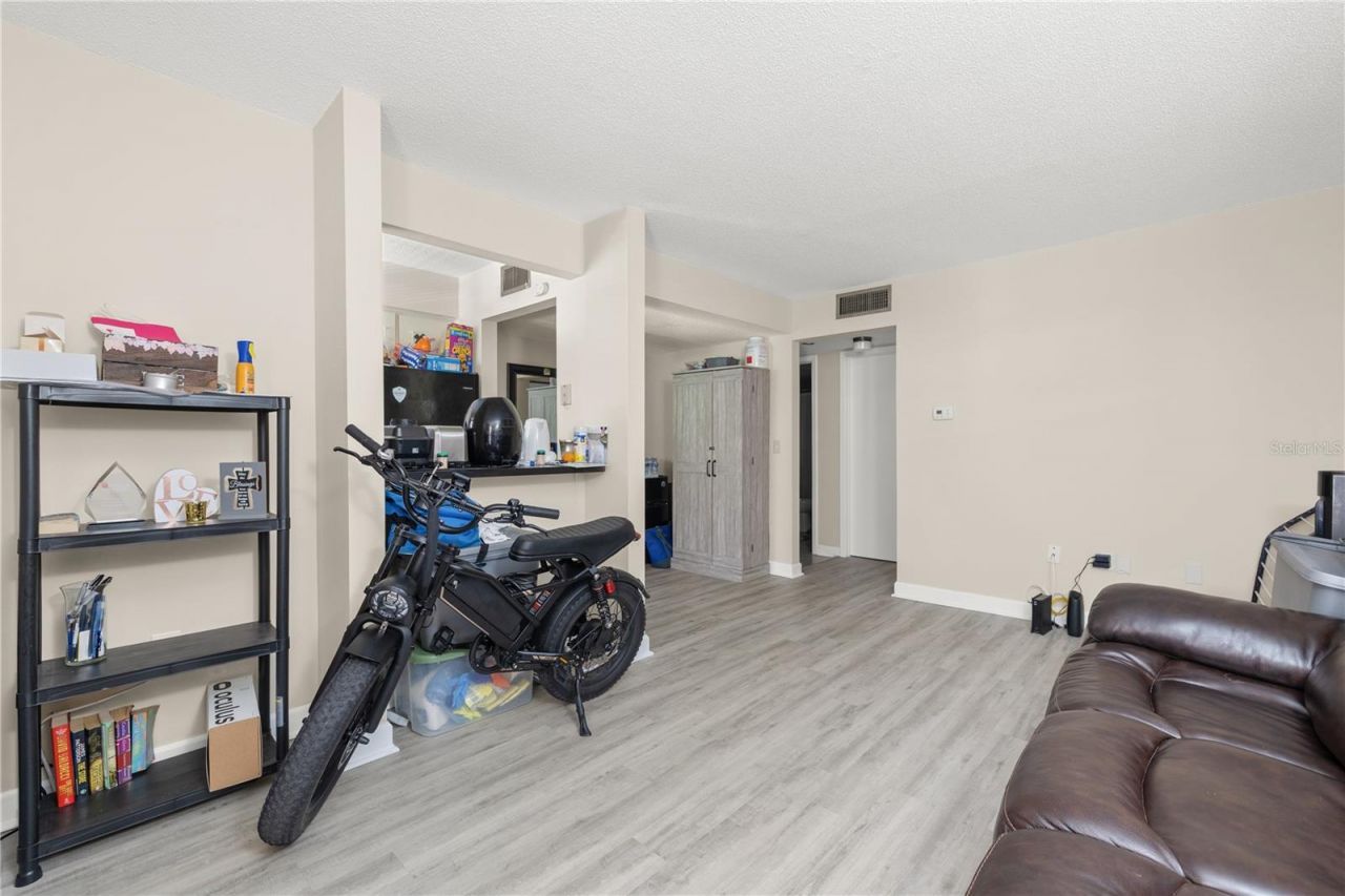 4200 37th Street S, Saint Petersburg, FL 33711 Photo