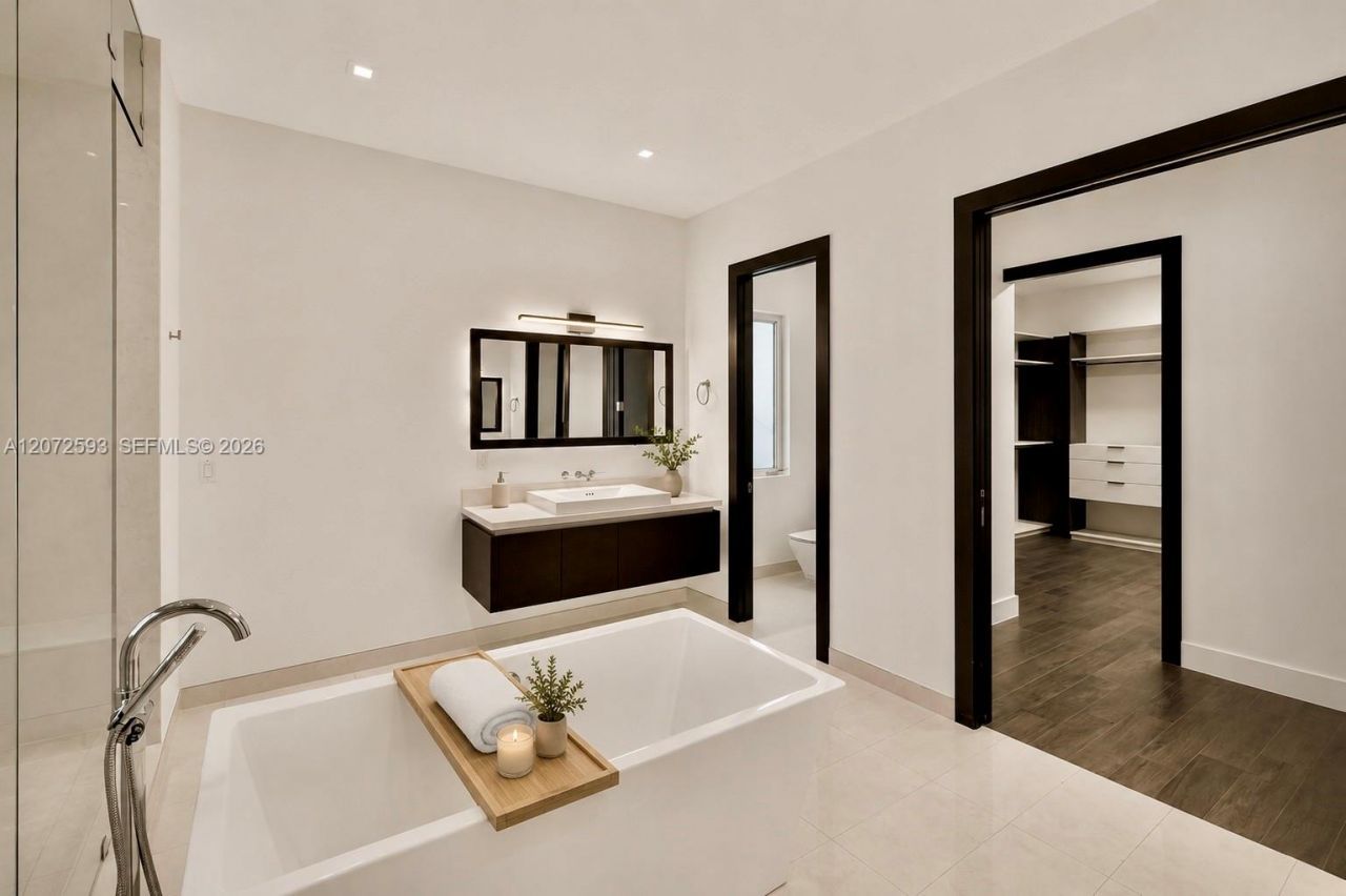 3460 NW 84th Ave , Doral, FL 33122 Photo