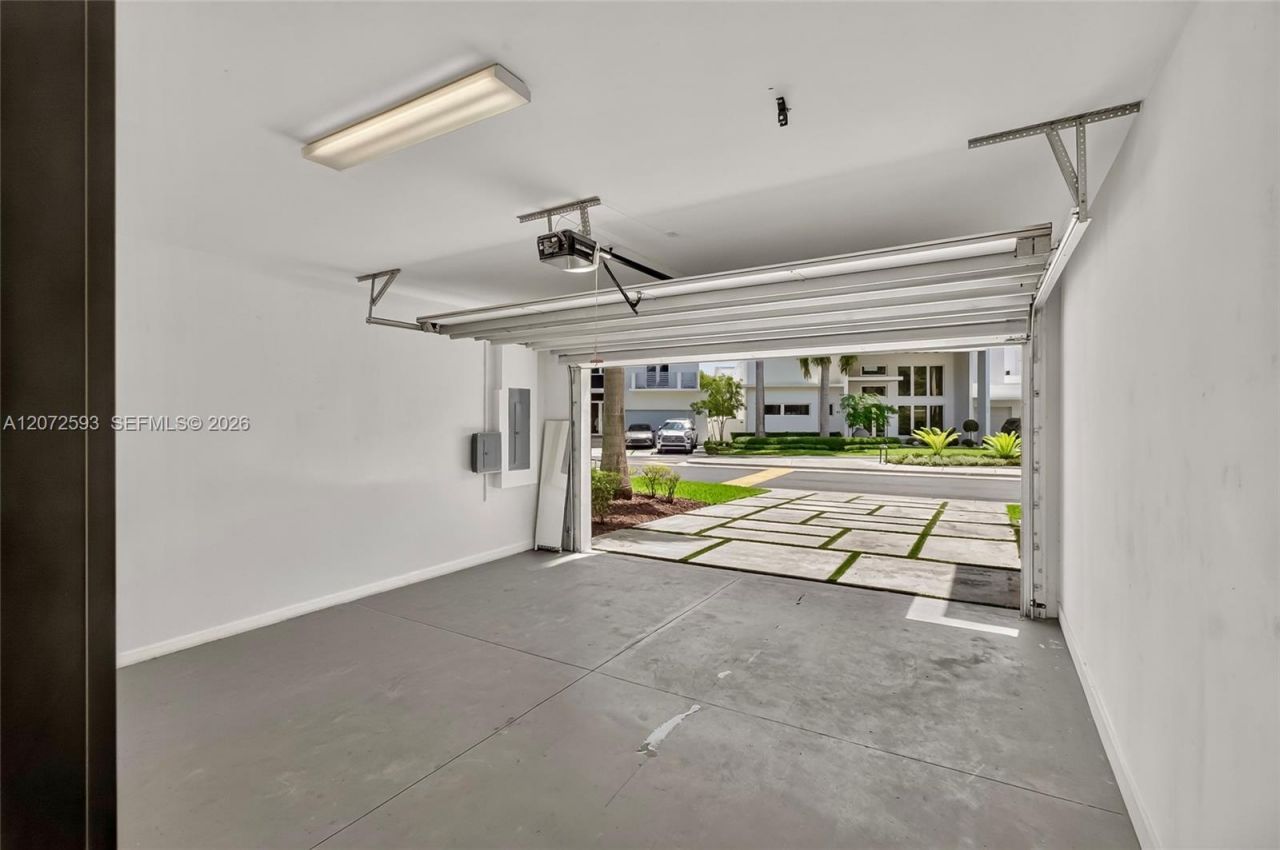 3460 NW 84th Ave , Doral, FL 33122 Photo