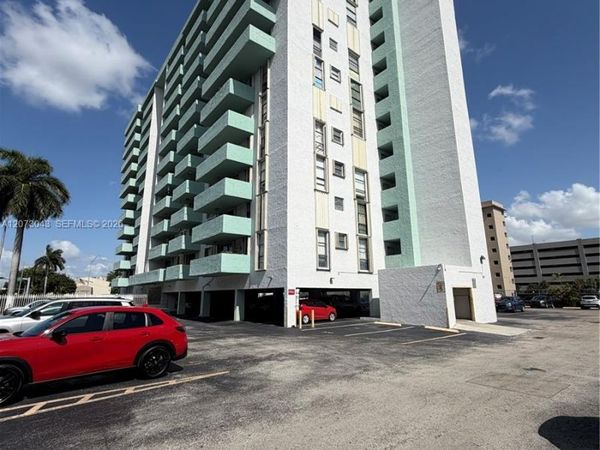 1825 W 44th Pl , Unit 308, Hialeah, FL 33012