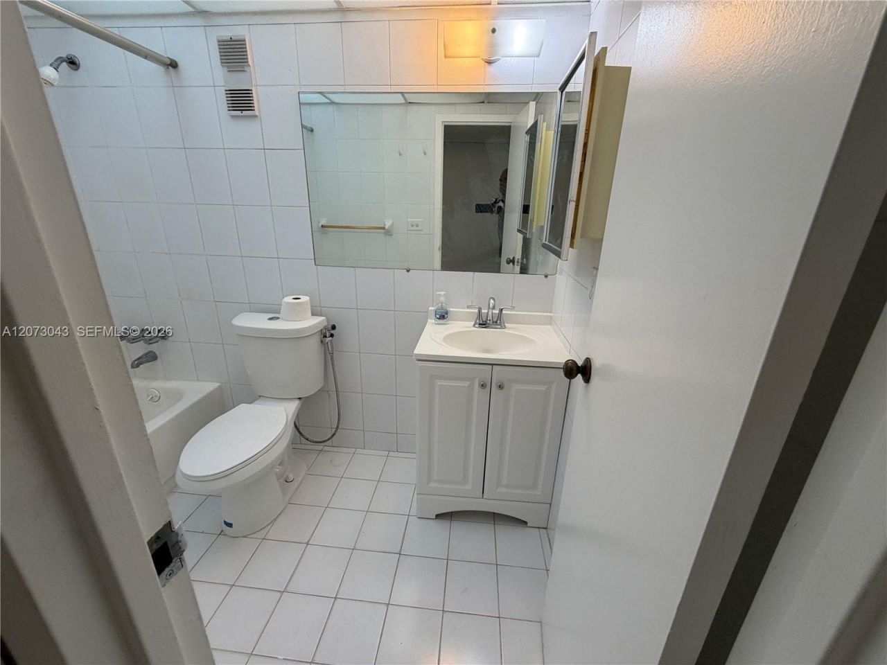 1825 W 44th Pl , Unit 308, Hialeah, FL 33012 Photo
