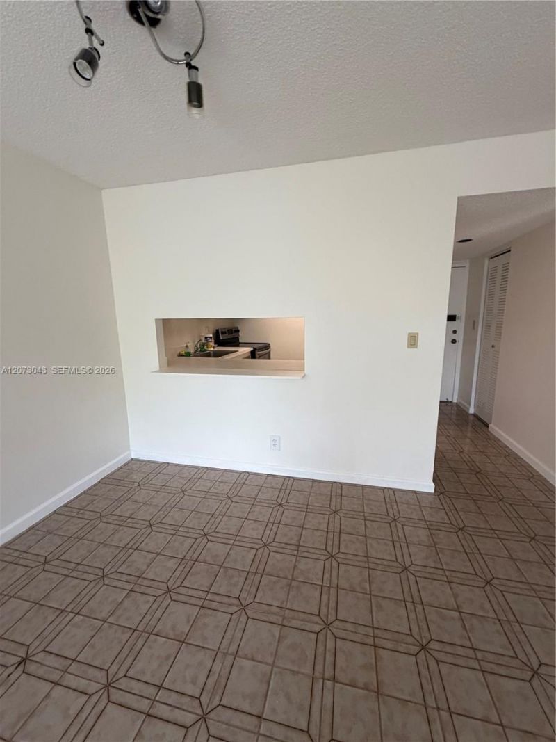 1825 W 44th Pl , Unit 308, Hialeah, FL 33012 Photo