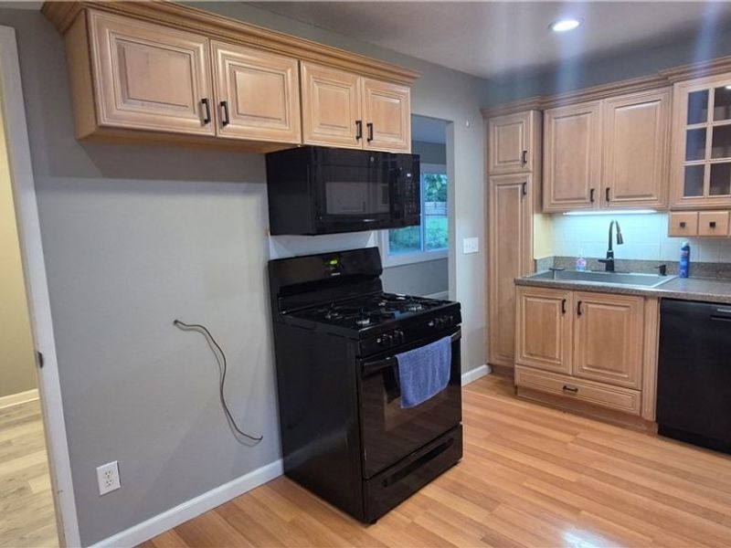 6417 Alderwood Road, Parma Heights, OH 44130 Photo 10