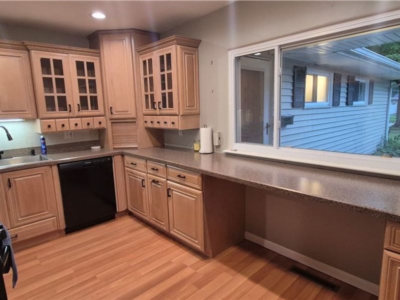 6417 Alderwood Road, Parma Heights, OH 44130 Photo 8