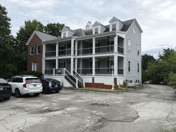 520 W Roosevelt Road, Wheaton, IL 60187