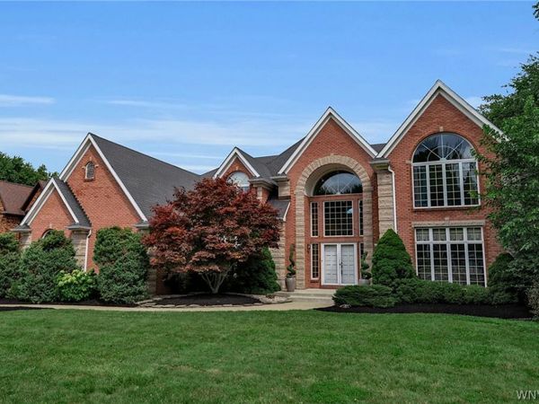 5565 Hidden Pines Court, Williamsville, NY 14221