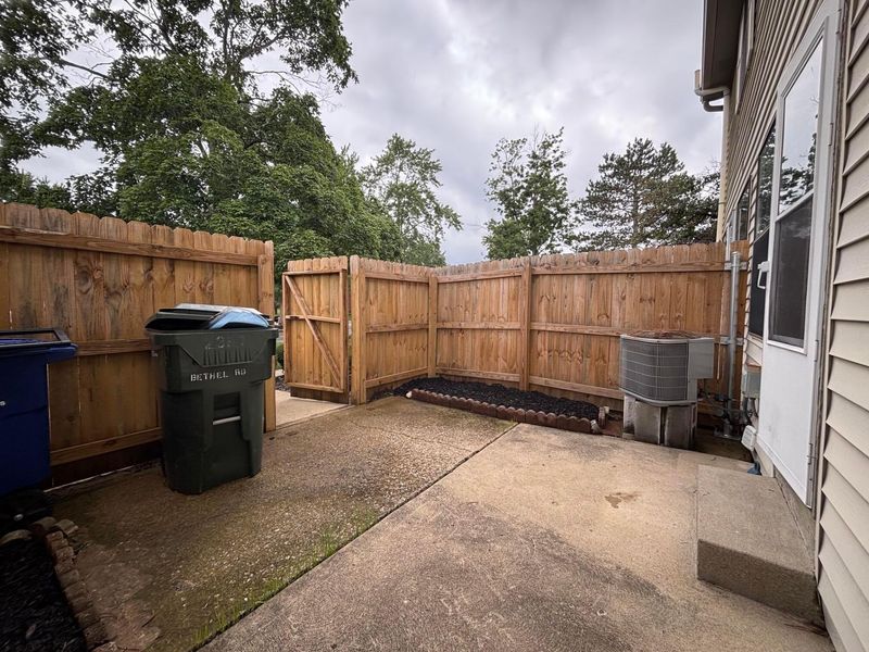 2367 Brandy Oaks Drive, Columbus, OH 43220 Photo 13