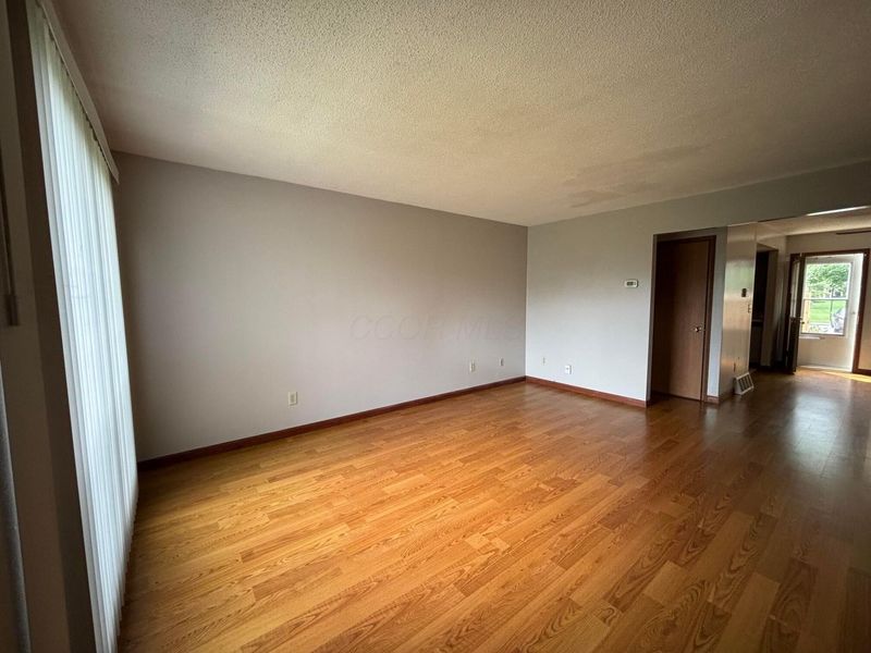 2367 Brandy Oaks Drive, Columbus, OH 43220 Photo 3