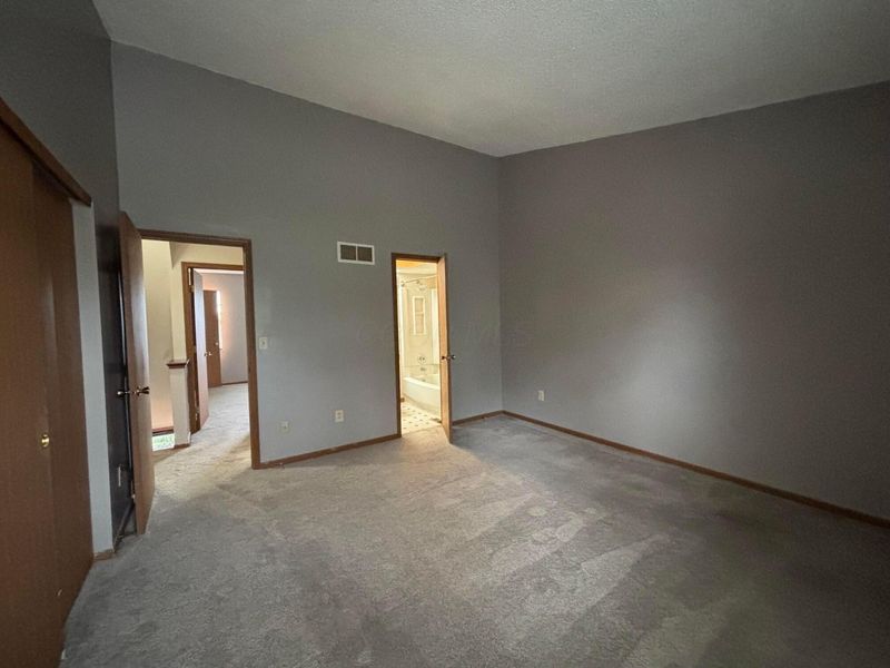 2367 Brandy Oaks Drive, Columbus, OH 43220 Photo 9