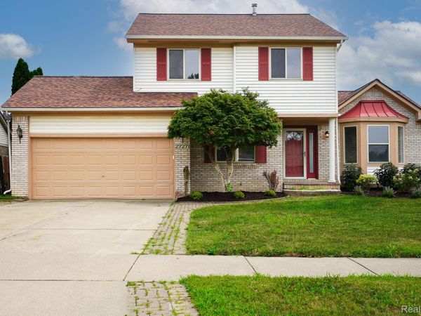 27271 Sparrow Court, Chesterfield Township, Mi 48051