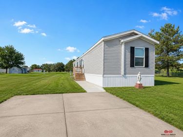 1010 W Peach Street, Lincoln, NE 68522