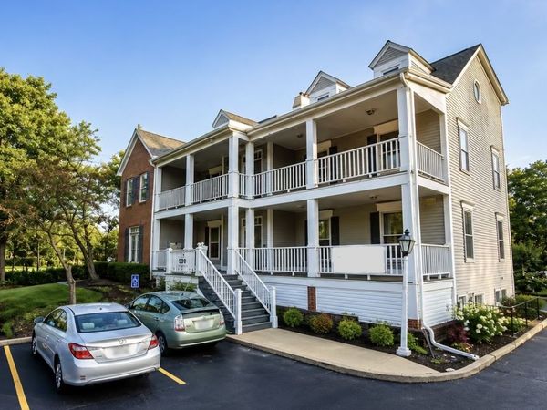 520 W Roosevelt Road, Wheaton, IL 60187