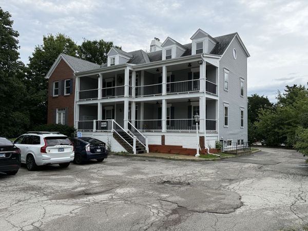 520 W Roosevelt Road , Wheaton, IL 60187