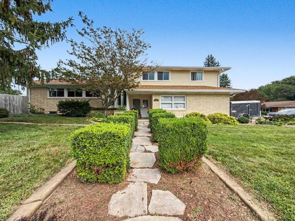 3105 11TH Avenue, Moline, IL 61265