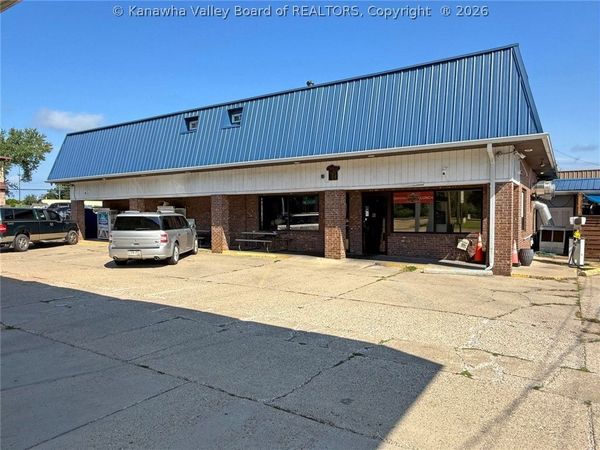 3706 Teays Valley Road, Hurricane, WV 25526