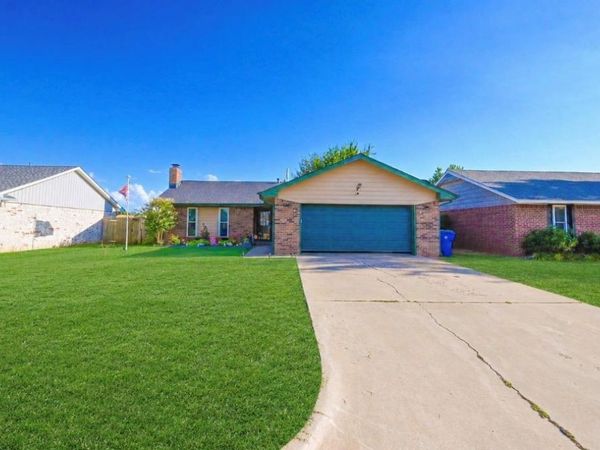 2303 Farris Place, Chickasha, OK 73018