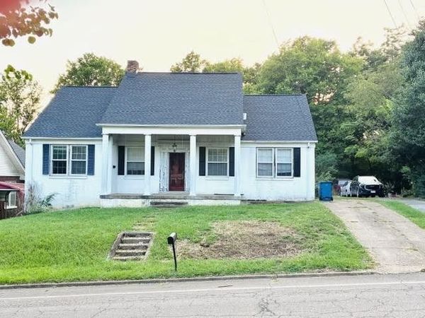 129 N Forrest Ave, Camden, TN 38320