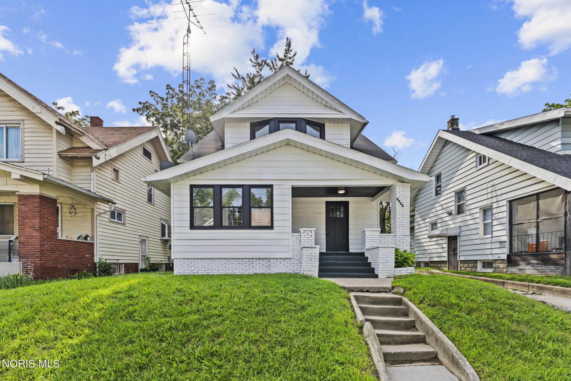 1941 Parkdale Avenue, Toledo, OH 43607 Main Photo