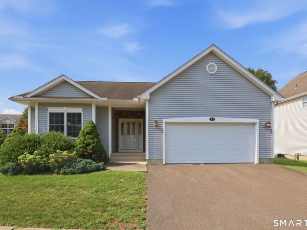 21 Merrigan, Unit 21, Windsor Locks, CT 06096