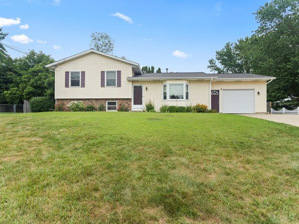 508 Arthur Court, Middleville, MI 49333