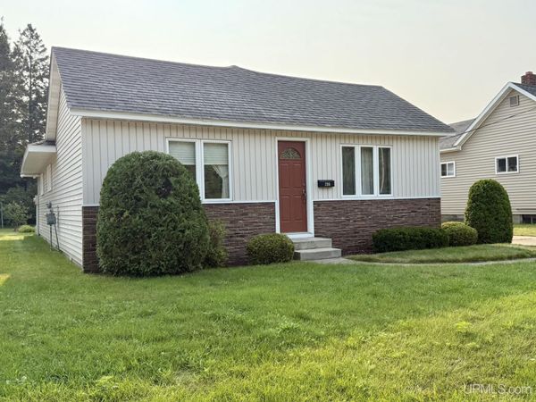 206 N 5th Street, Manistique, MI 49854