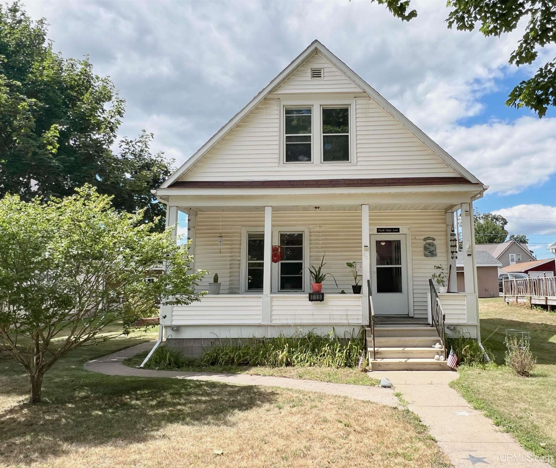 715 Brown Street, Norway, MI 49870 Main Photo