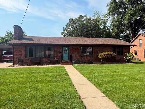 202 E Belleville Street, Nashville, IL 62263