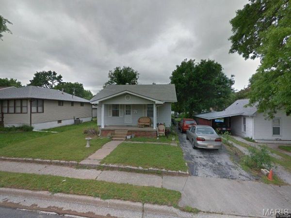 228 W Thomas Street , Roxana, IL 62084