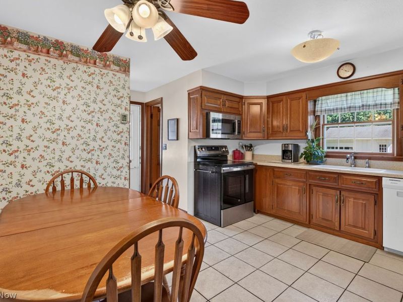 44735 Middle Ridge Road, Amherst, OH 44001 Photo 10