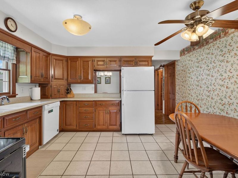 44735 Middle Ridge Road, Amherst, OH 44001 Photo 13