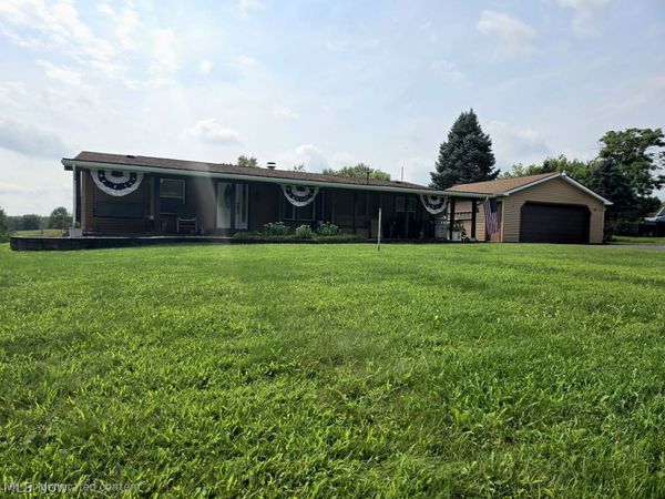 6845 State Rte 7, New Waterford, OH 44445
