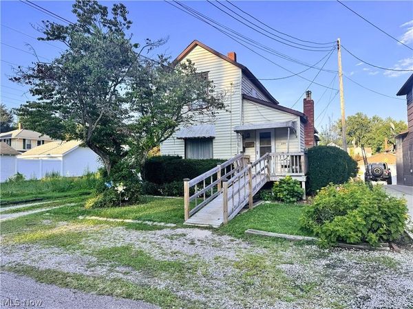 275 21st Street NW, Unit 277, Barberton, OH 44203