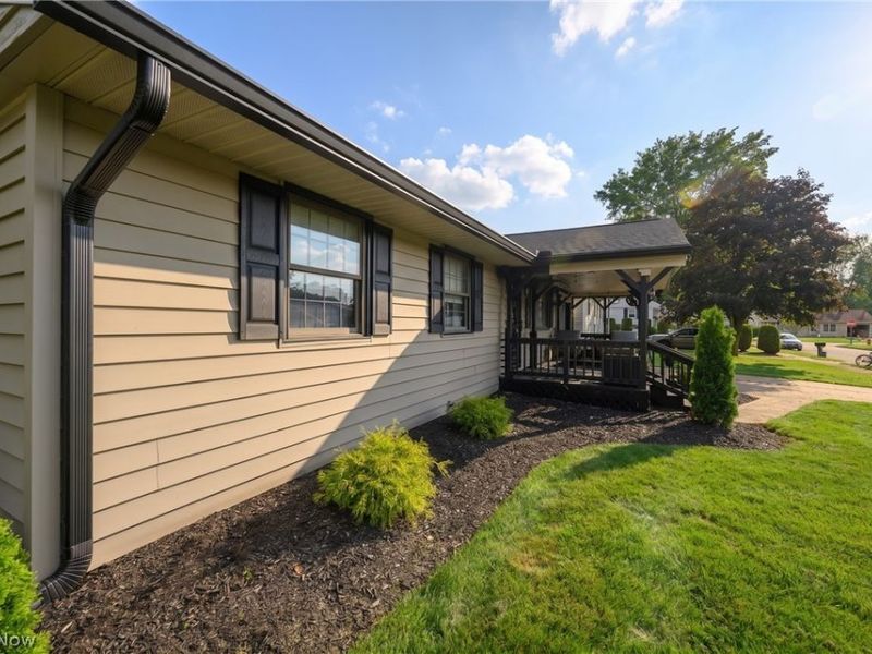 2715 Delaware Circle , Dover, OH 44622 Photo 2