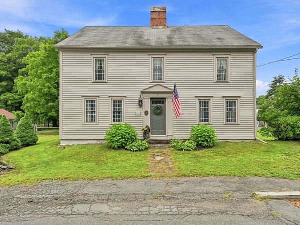 17 Main Street, Wales, MA 01081