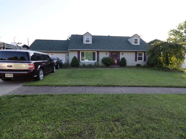115 Meadowfield Ct, Elyria, OH 44035