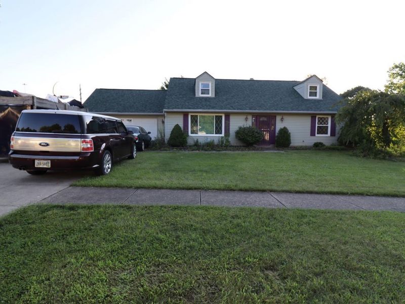 115 Meadowfield Ct, Elyria, OH 44035 Photo 2