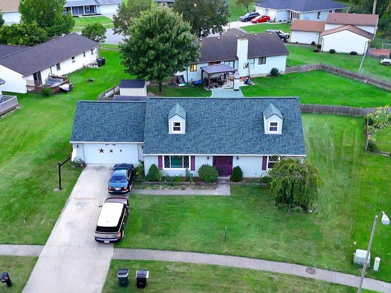 115 Meadowfield Ct, Elyria, OH 44035 Photo 2