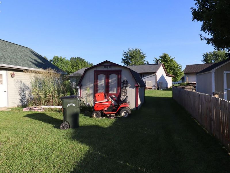 115 Meadowfield Ct, Elyria, OH 44035 Photo 3