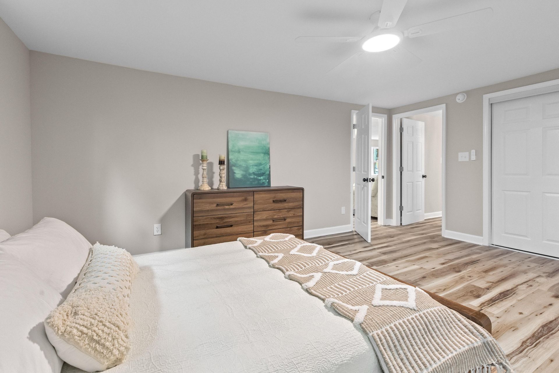 2450 Taylor Street Photo 12