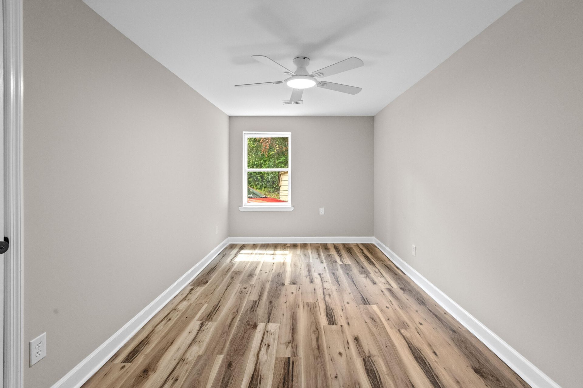 2450 Taylor Street Photo 35