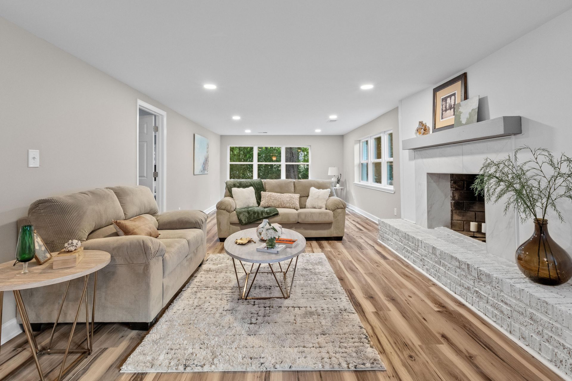 2450 Taylor Street Photo 8