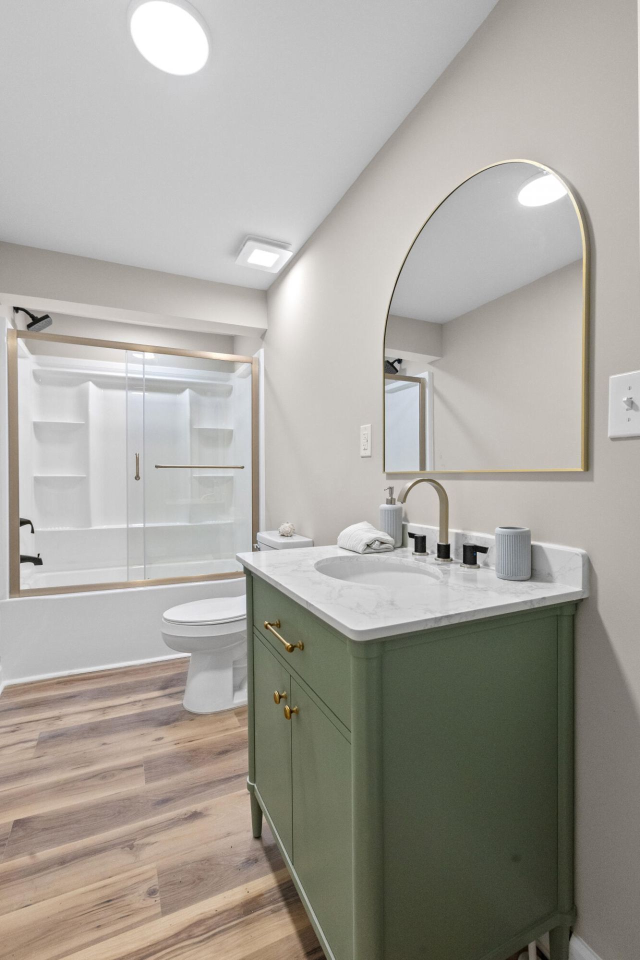 2450 Taylor Street Photo 9
